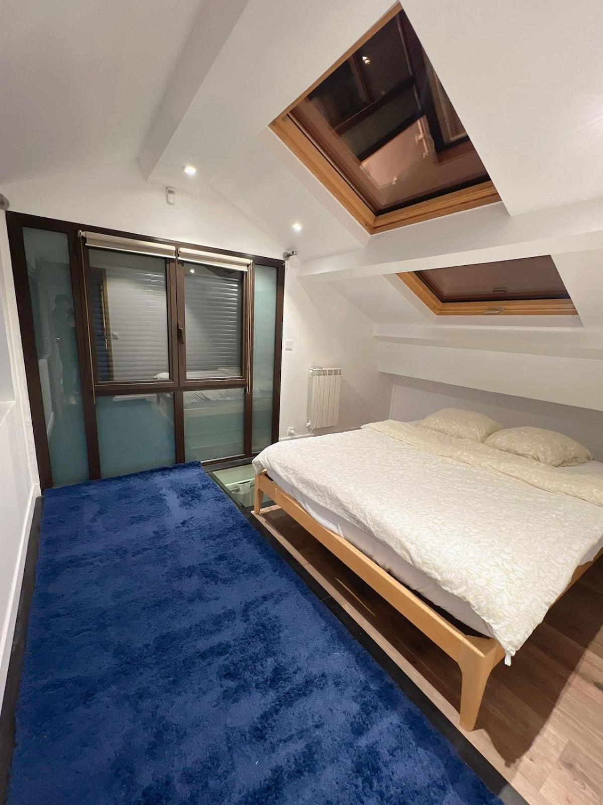 Parisian Loft 120 M2 - Stylish - 10th Appartement Paris